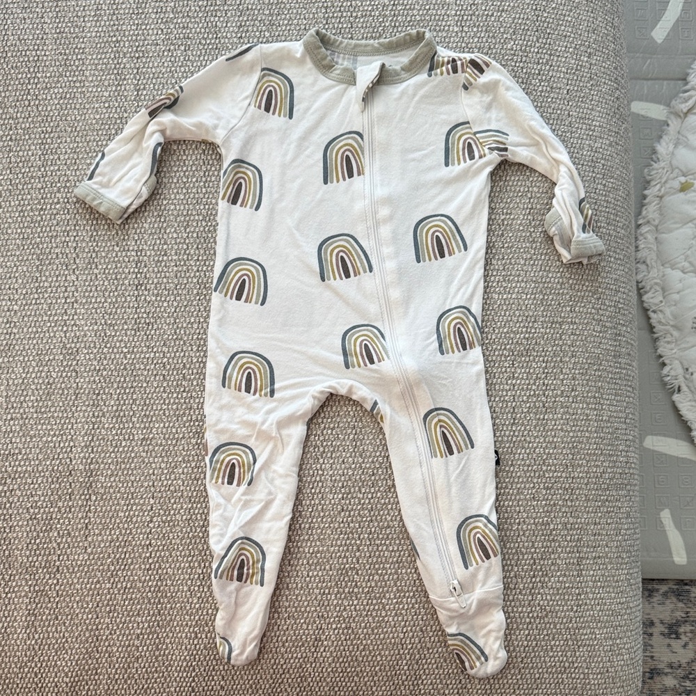 Kyte Baby 0-3 rainbow dual zipper PJ